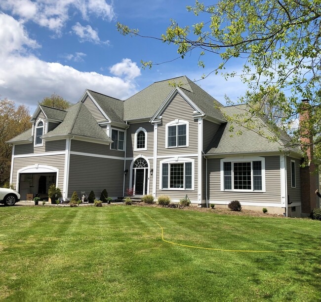 Building Photo - 5 Jenny Rdg