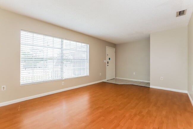 Photo - 2483 Amherst Ave