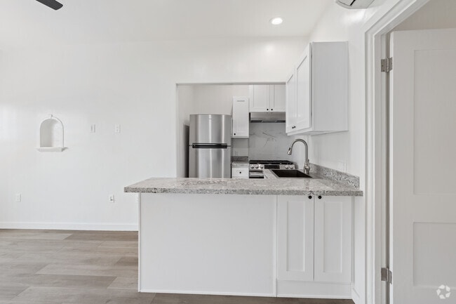 Kitchen - 1BR, 1BA - 650 SF