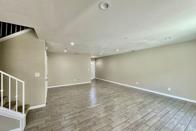 Photo - 16397 Valencia Ave