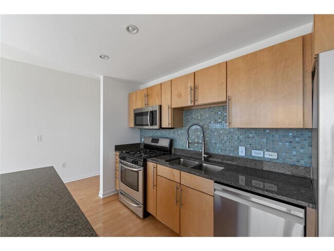 Photo - 929 Portland Ave Unit 808