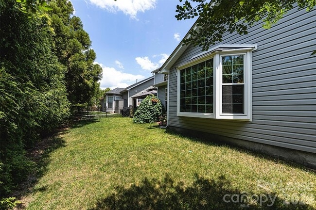 Photo - 1008 Millbank Dr