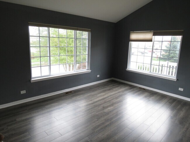 Photo - 465 Cary Woods Cir Unidad 465