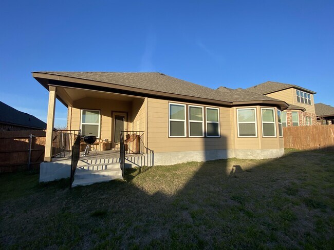 Photo - 836 Olive Ln