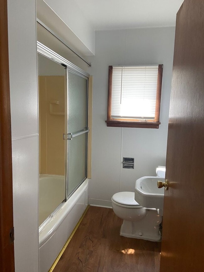 Photo - 232 W Catawissa St Unit 232 W Catawissa 2nd FL Front