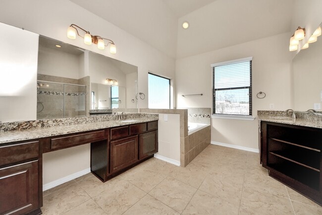 Photo - 2707 King's Retreat Cir