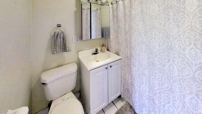 Photo - 1708 W Waveland Ave Unit 3