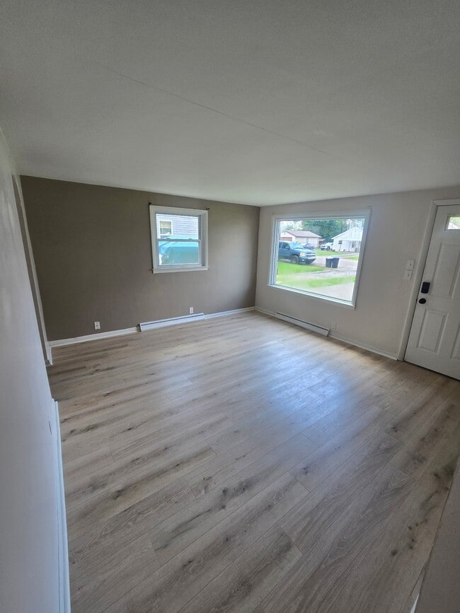 Photo - 130 4th Ave