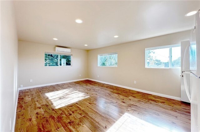 Photo - 17134 Saticoy St