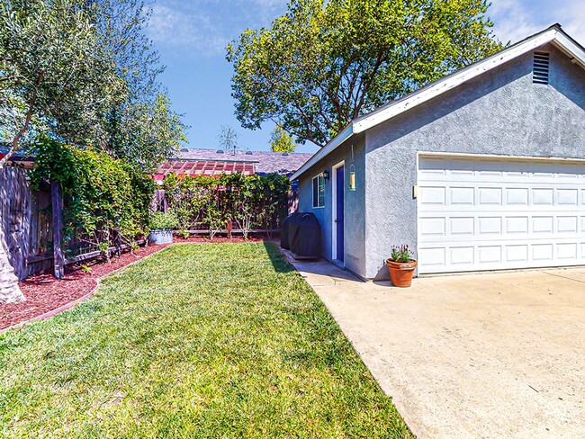 Photo - 888 El Capitan Way