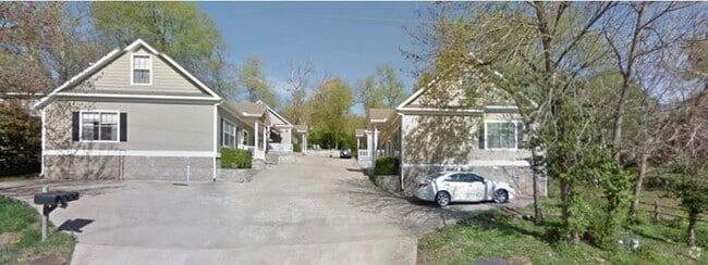 Building Photo - 230 N Olive Ave Rental