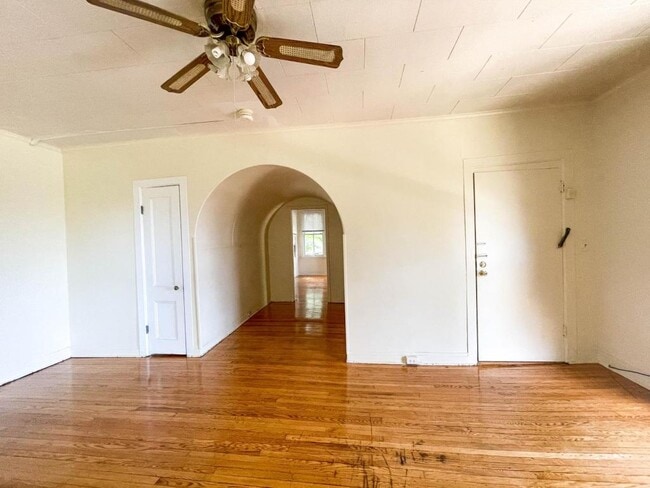 Photo - 103 E Spencer St