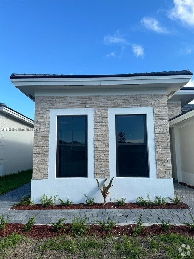Building Photo - 14430 SW 18th St Unit 0 Rental