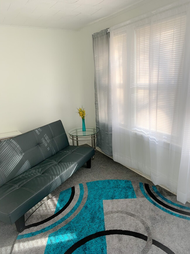 Building Photo - 24111 143rd Ave Unit 1fl