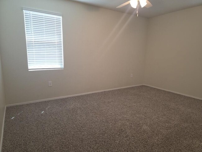 Photo - 18589 W Smoketree Dr