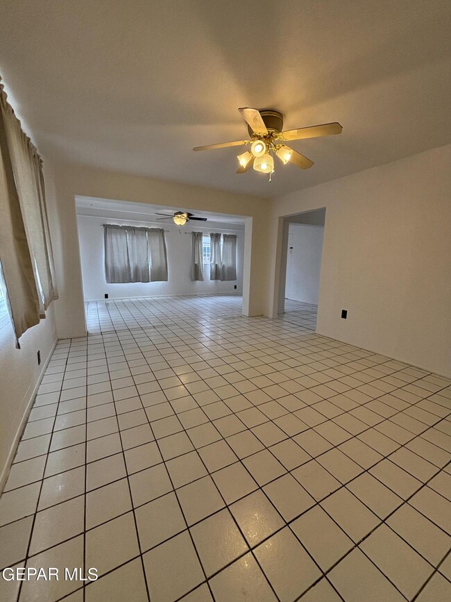 Photo - 10349 Shoshone St