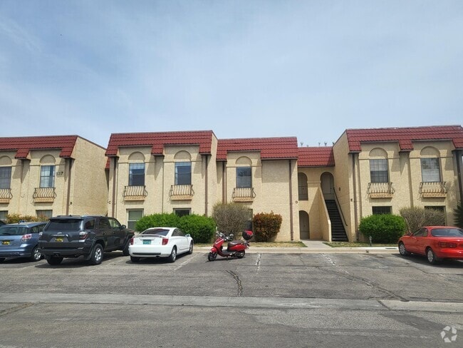 Building Photo - 837 Country Club Dr SE Unit 1E Rental