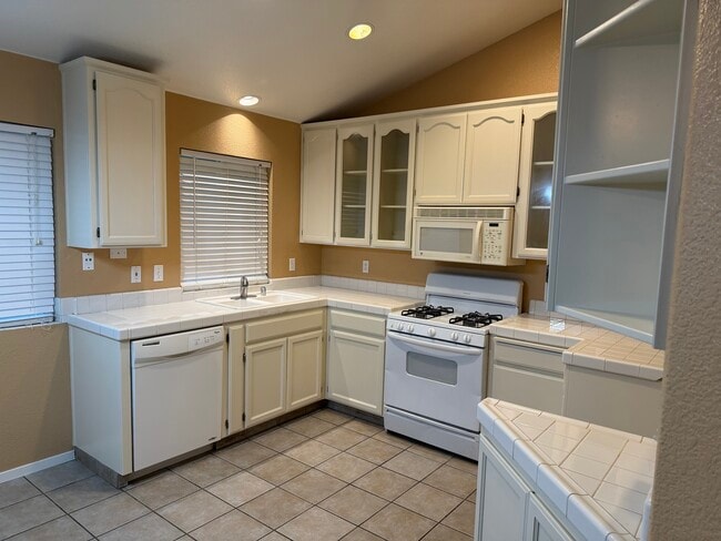 Photo - 1102 Kirksey Dr