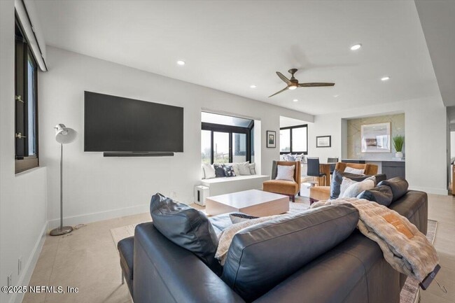 Photo - 739 Spinnakers Reach Dr