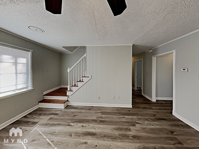 Photo - 3056 Darrow St