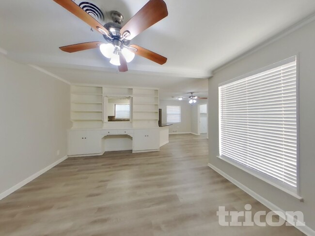 Photo - 3240 Springwood Ln