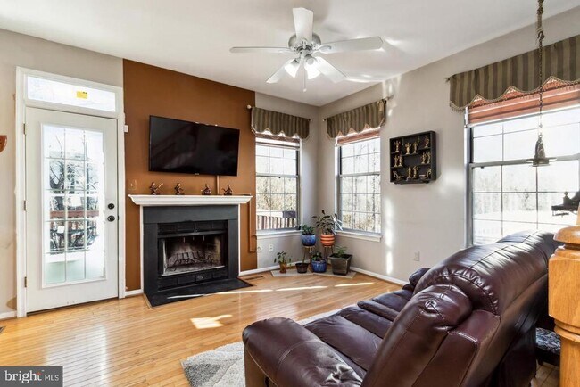 Photo - 47603 Comer Square