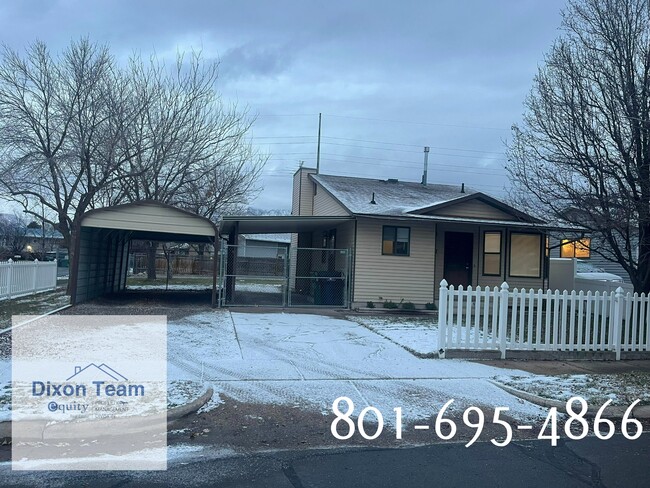 Building Photo - 977 S 225 E