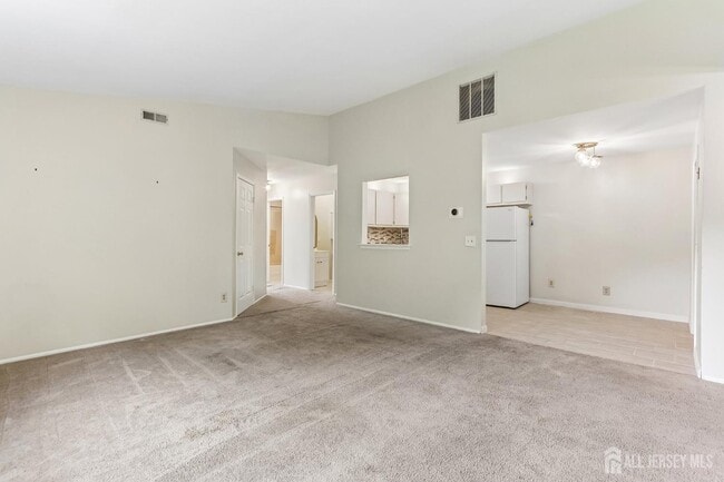 4 Chelsea Dr