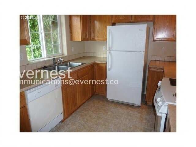 Photo - 3-Bed/3-Bath Townhome/Pet Friendly/Available Soon!