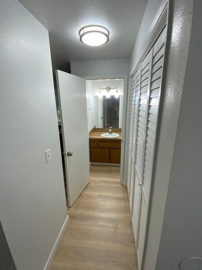 Photo - West Olympia 3bdr 1.5bath Townhome w/ garage & parking & addtional office
