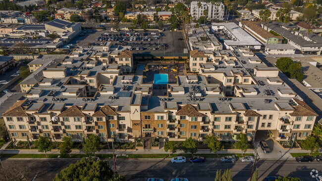 Building Photo - Avery Rental