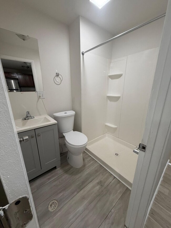 Photo - 1 Bedroom Apartment |UTILITIES EVERYTHING INCLUDED! Unit 47 Rhodes F