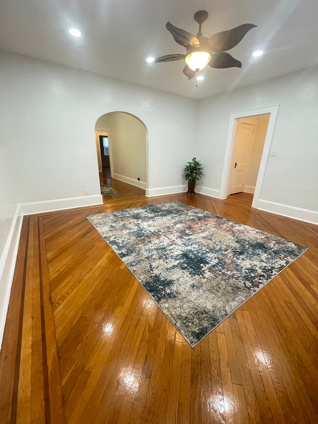 Sala de estar - 222 Castleton Ave Unidad 1