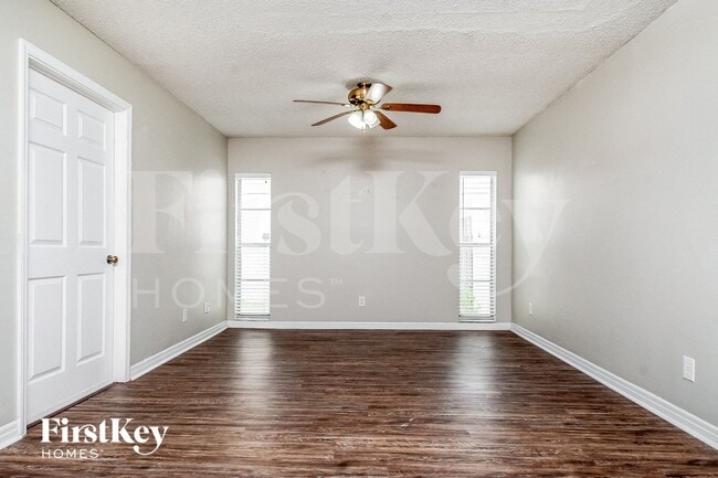 Photo - 2101 Shady Point Ln