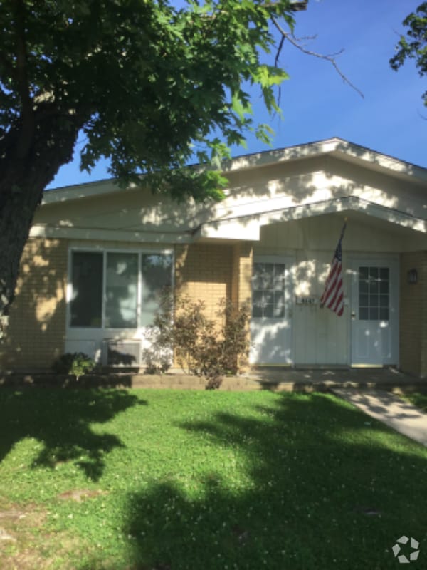 Building Photo - 4647 Croftshire Dr Rental