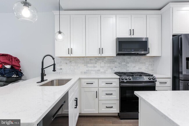 Photo - 1436 Haubert St