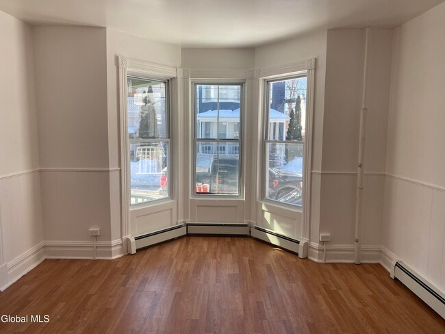 Photo - 407 Victory Ave