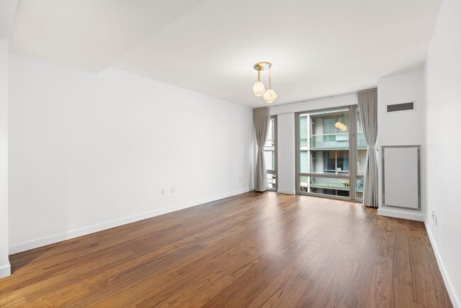 Photo - 2 Shore Ln Unidad 311