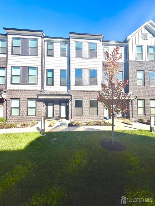 Building Photo - 808 Sadie Cir