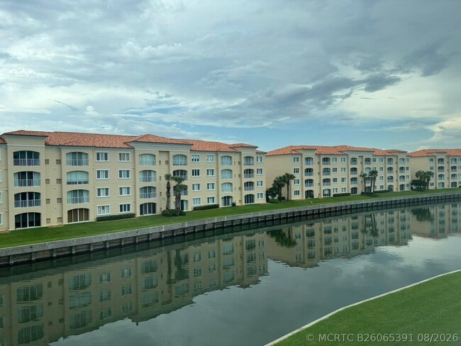 Building Photo - 7 Harbour Isle Dr E Unit 304