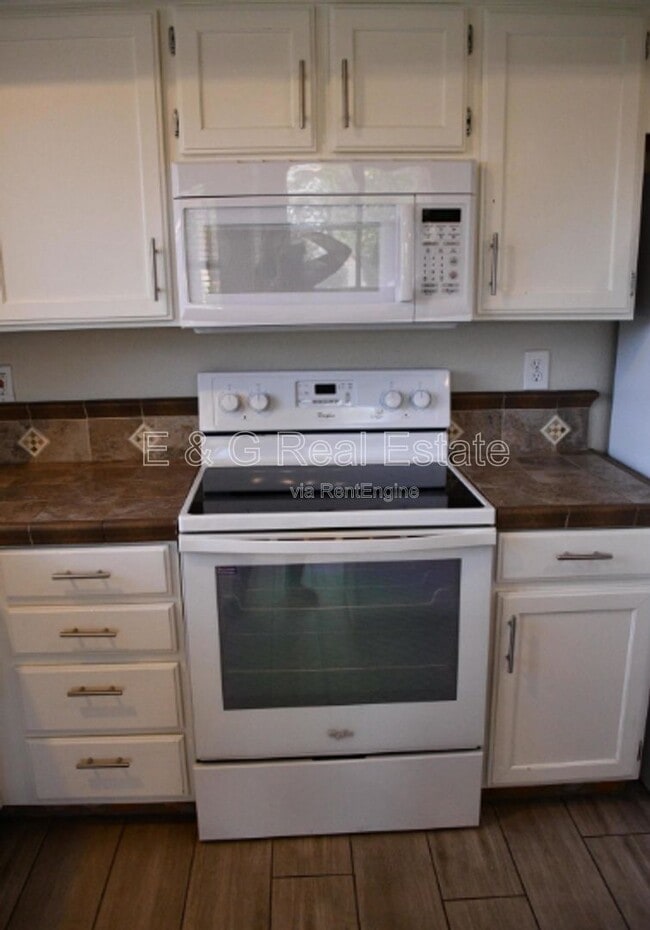 Photo - 1476 E Silver Creek Rd