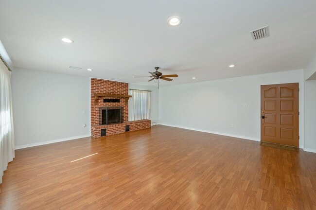 Photo - 194 Oaklawn Square House