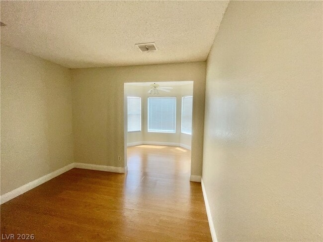 Photo - 2616 Camphor Tree St