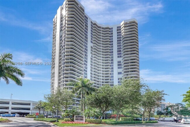 Building Photo - 3530 Mystic Pointe Dr Unit 1907
