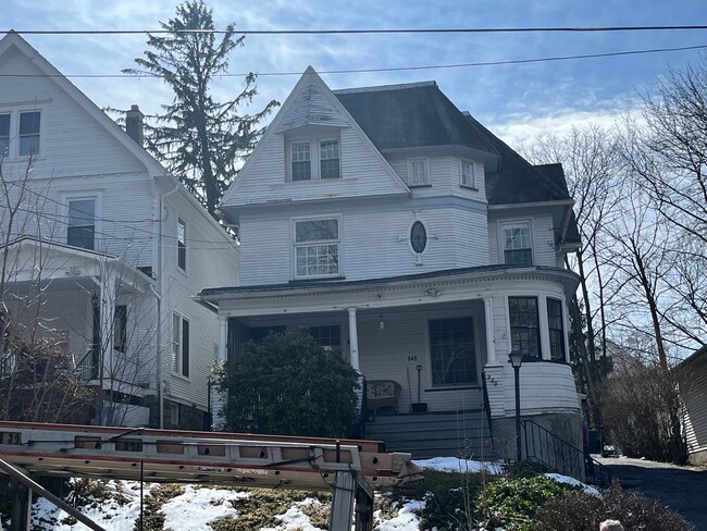 Photo - 940 Woodlawn St Unit First Floor