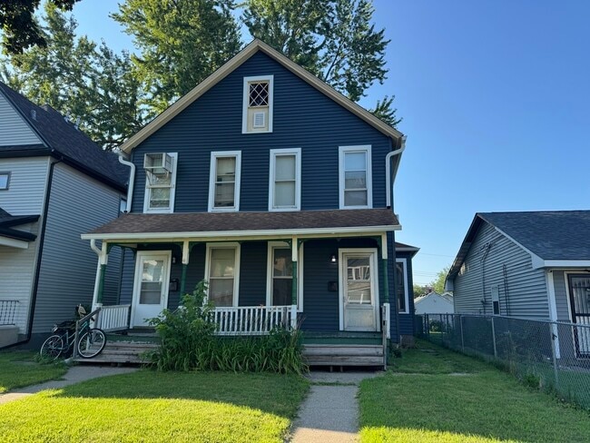 Building Photo - 2325 McKinley Ave