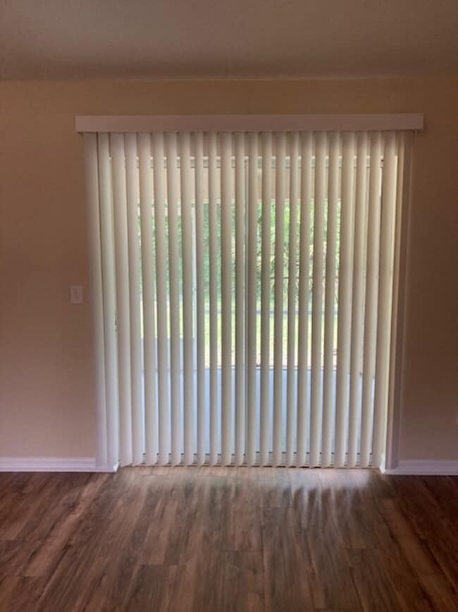 Photo - Beautiful 4/3/2 in desirable area! With Screened in porch