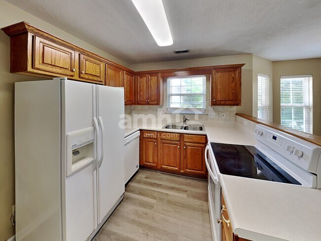 Photo - 3744 Henricks Hill Dr