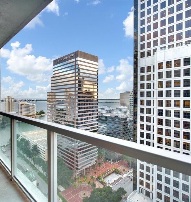 Photo - 500 Brickell Ave Unit 3008