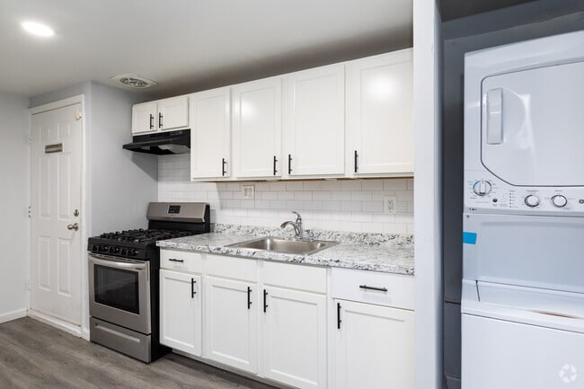 2BR, 1BA Townhome - 783SF - Kitcehn - Pleasantview